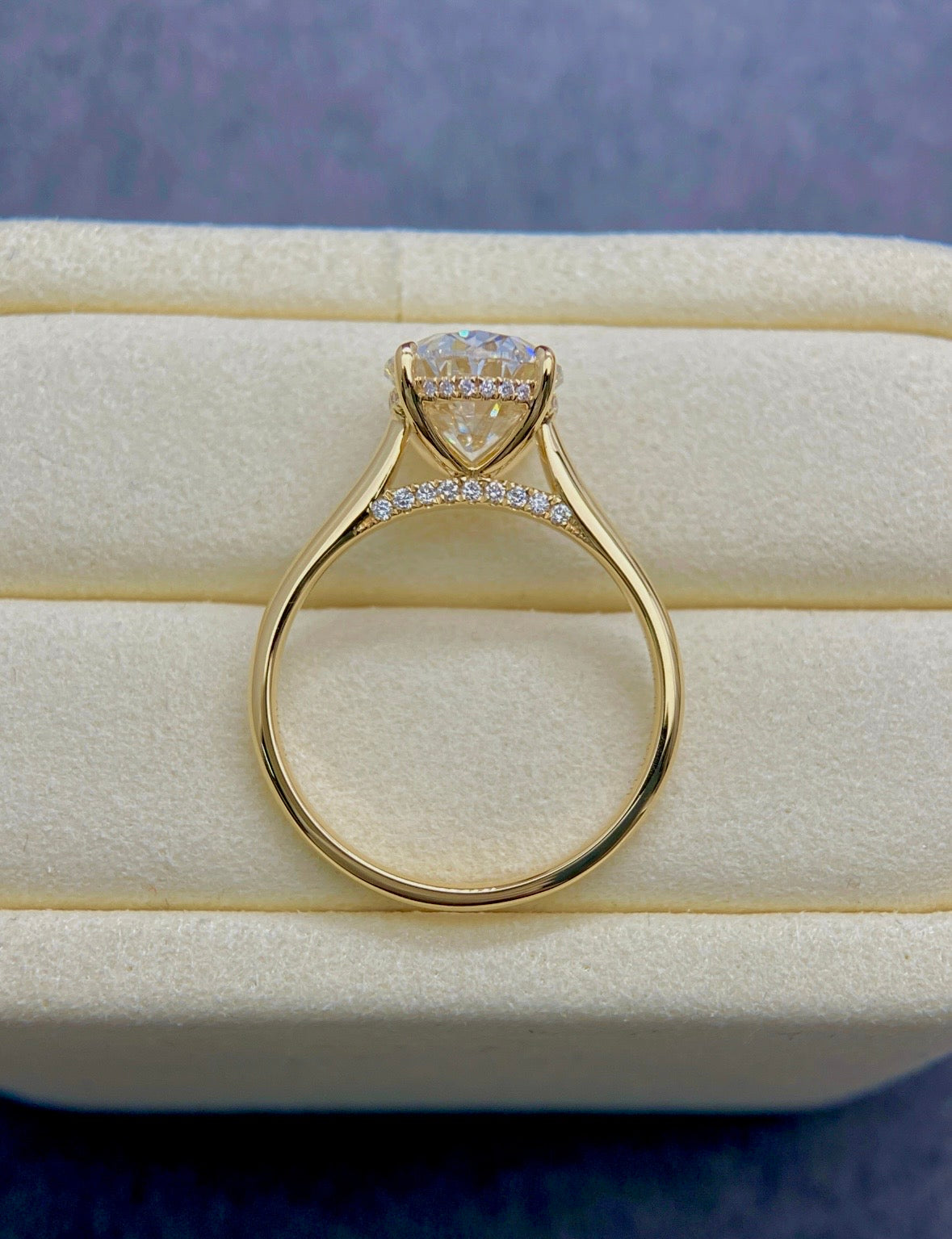 𝐴𝑝ℎ𝑟𝑜𝑑𝑖𝑡𝑒 - 𝑇ℎ𝑒 𝐺𝑜𝑑𝑑𝑒𝑠𝑠 𝑜𝑓 𝑙𝑜𝑣𝑒