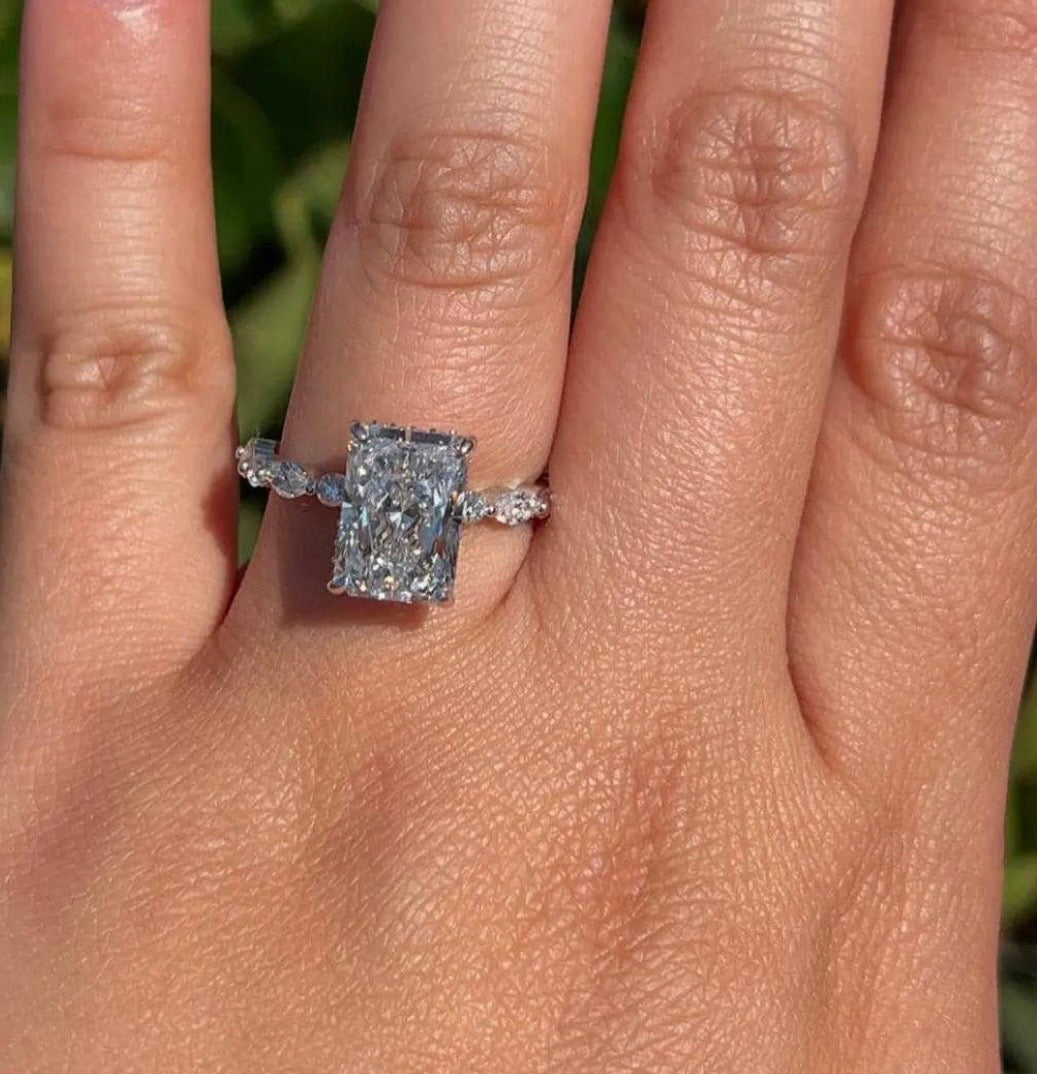 𝐴𝑡ℎ𝑒𝑛𝑎