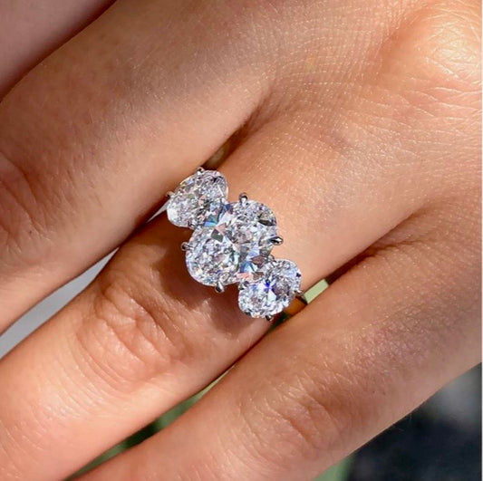 𝐿𝑖𝑎𝑛𝑎 - 𝑇ℎ𝑒 𝐿𝑖𝑔ℎ𝑡