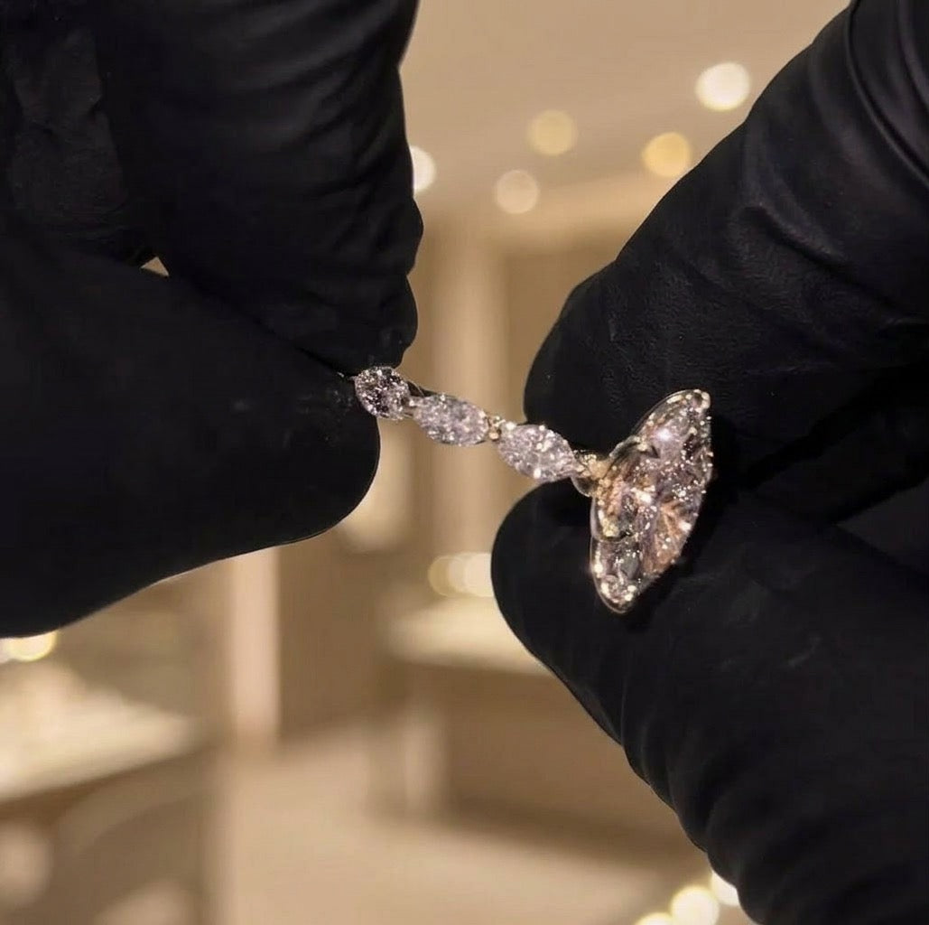 𝐸𝑑𝑒𝑛 - 𝑇ℎ𝑒 𝐷𝑒𝑙𝑖𝑔ℎ𝑡