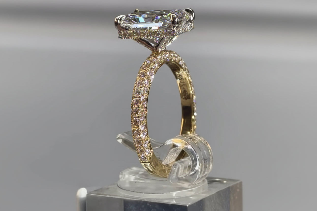 𝐻𝑒𝑙𝑒𝑛𝑎 - 𝑇ℎ𝑒 𝐵𝑟𝑖𝑔ℎ𝑡 𝑆ℎ𝑖𝑛𝑖𝑛𝑔 𝐿𝑖𝑔ℎ𝑡