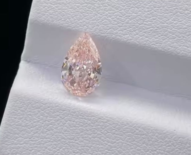 𝑃𝑖𝑛𝑘 𝐷𝑖𝑎𝑚𝑜𝑛𝑑𝑠