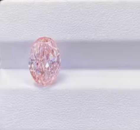 𝑃𝑖𝑛𝑘 𝐷𝑖𝑎𝑚𝑜𝑛𝑑𝑠