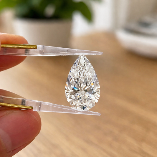 𝐷𝑖𝑎𝑚𝑜𝑛𝑑 𝑂𝑛𝑙𝑦 - 𝑃𝑒𝑎𝑟