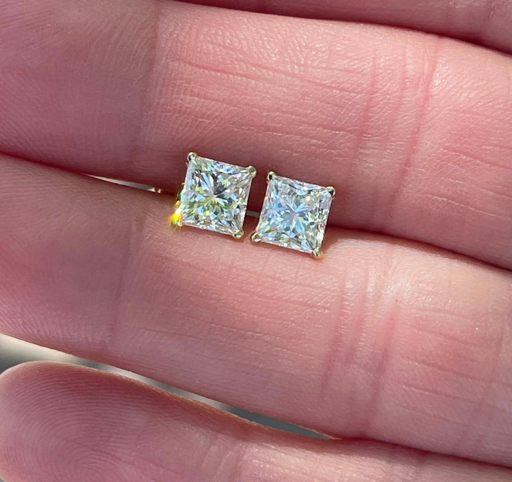 𝑃𝑟𝑖𝑛𝑐𝑒𝑠𝑠 𝐶𝑢𝑡