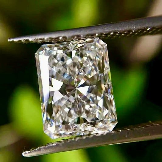 𝐷𝑖𝑎𝑚𝑜𝑛𝑑 𝑂𝑛𝑙𝑦 - 𝑅𝑎𝑑𝑖𝑎𝑛𝑡