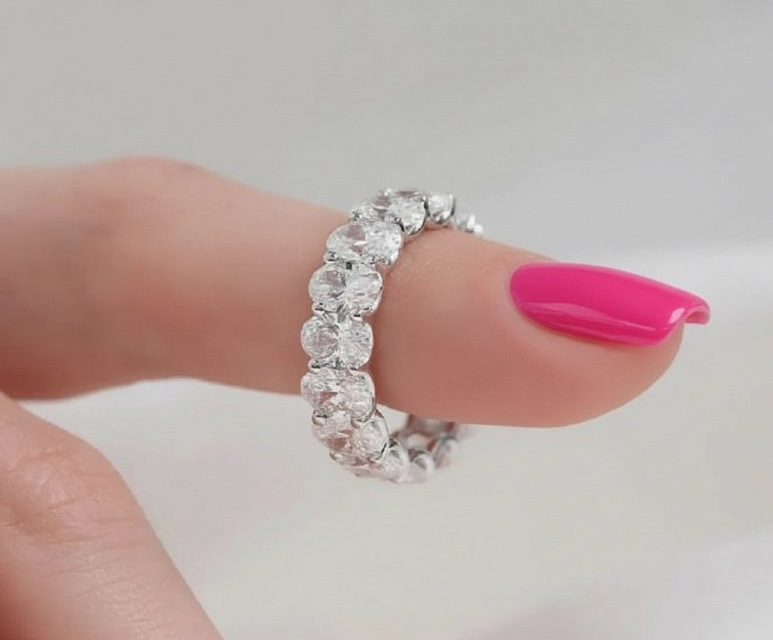 𝐸𝑡𝑒𝑟𝑛𝑖𝑡𝑦 𝑅𝑖𝑛𝑔 – 𝑂𝑣𝑎𝑙 𝐶𝑢𝑡 𝐷𝑖𝑎𝑚𝑜𝑛𝑑𝑠