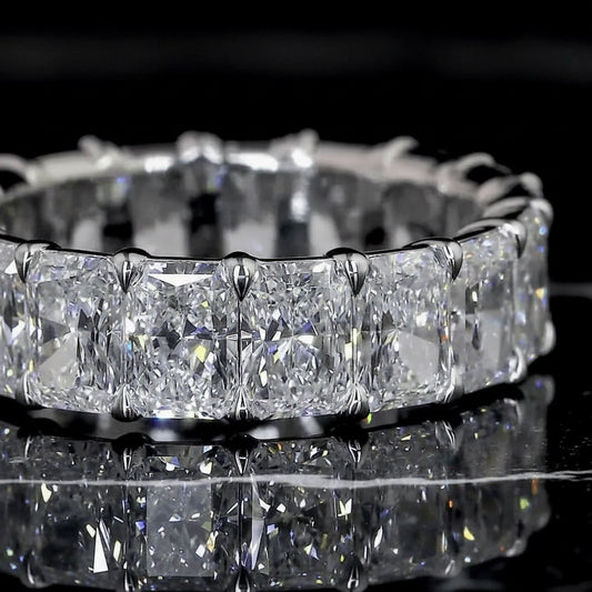 𝐸𝑡𝑒𝑟𝑛𝑖𝑡𝑦 𝑅𝑖𝑛𝑔 – 𝑅𝑎𝑑𝑖𝑎𝑛𝑡 𝑐𝑢𝑡 𝐷𝑖𝑎𝑚𝑜𝑛𝑑𝑠, 𝑆𝑡𝑟𝑎𝑖𝑔ℎ𝑡 𝐸𝑑𝑔𝑒