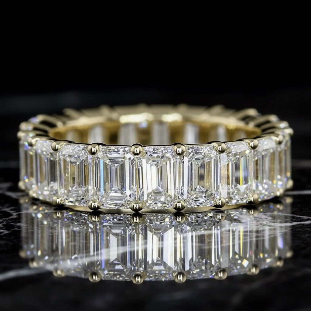 𝐸𝑡𝑒𝑟𝑛𝑖𝑡𝑦 𝑅𝑖𝑛𝑔 – 𝐸𝑚𝑒𝑟𝑎𝑙𝑑 𝑐𝑢𝑡 𝐷𝑖𝑎𝑚𝑜𝑛𝑑𝑠