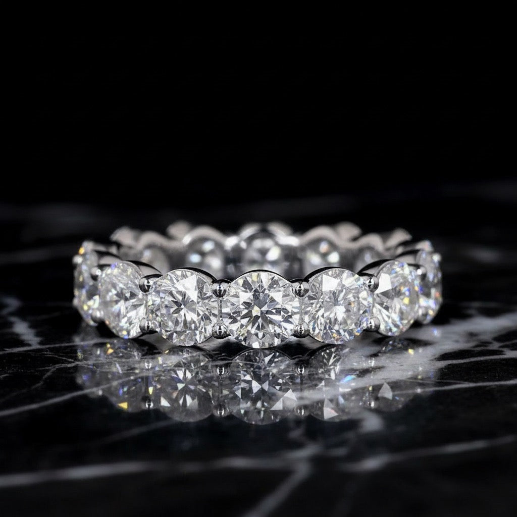 𝐸𝑡𝑒𝑟𝑛𝑖𝑡𝑦 𝑅𝑖𝑛𝑔 – 𝑅𝑜𝑢𝑛𝑑 𝐵𝑟𝑖𝑙𝑙𝑖𝑎𝑛𝑡 𝐷𝑖𝑎𝑚𝑜𝑛𝑑𝑠