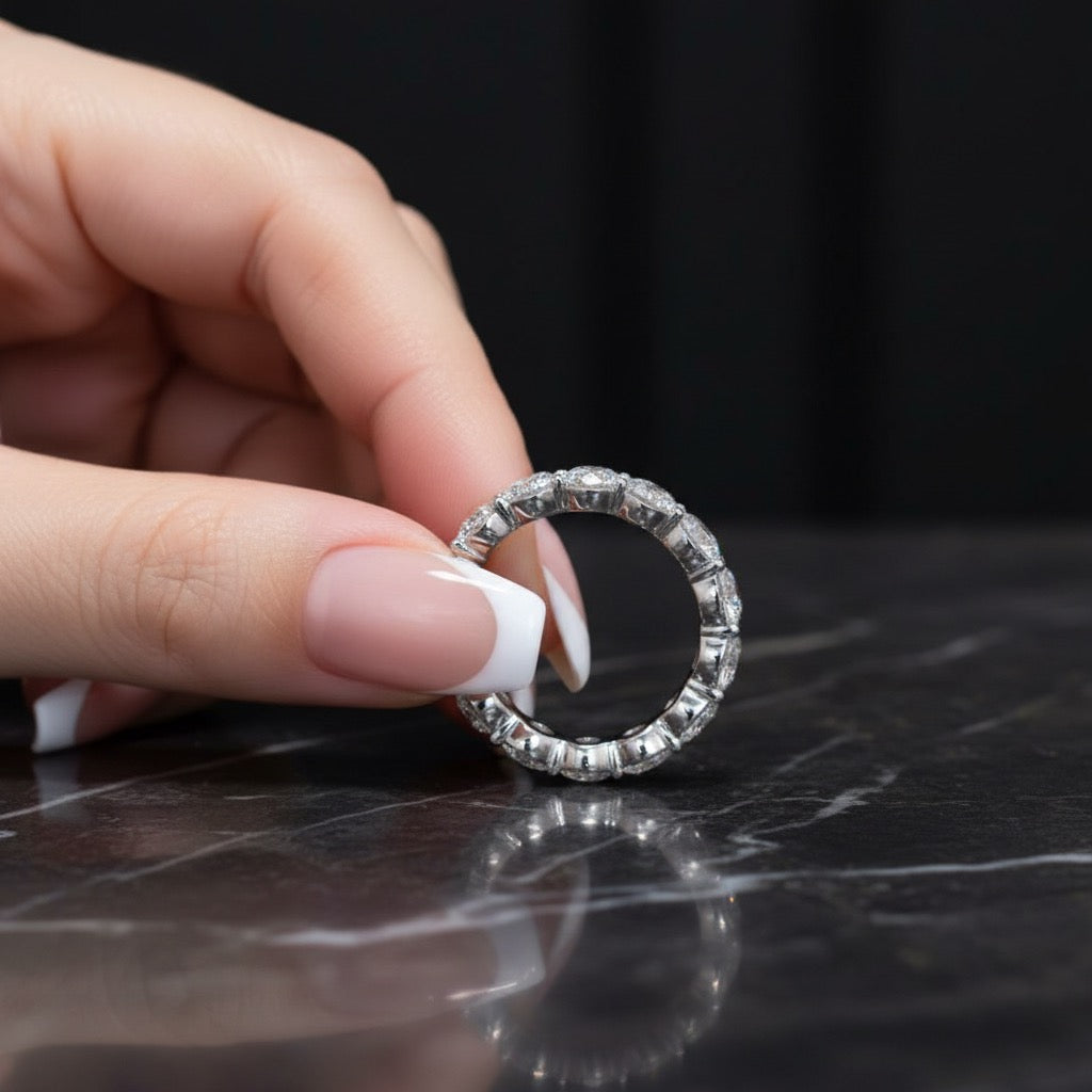 𝐸𝑡𝑒𝑟𝑛𝑖𝑡𝑦 𝑅𝑖𝑛𝑔 – 𝑅𝑜𝑢𝑛𝑑 𝐵𝑟𝑖𝑙𝑙𝑖𝑎𝑛𝑡 𝐷𝑖𝑎𝑚𝑜𝑛𝑑𝑠