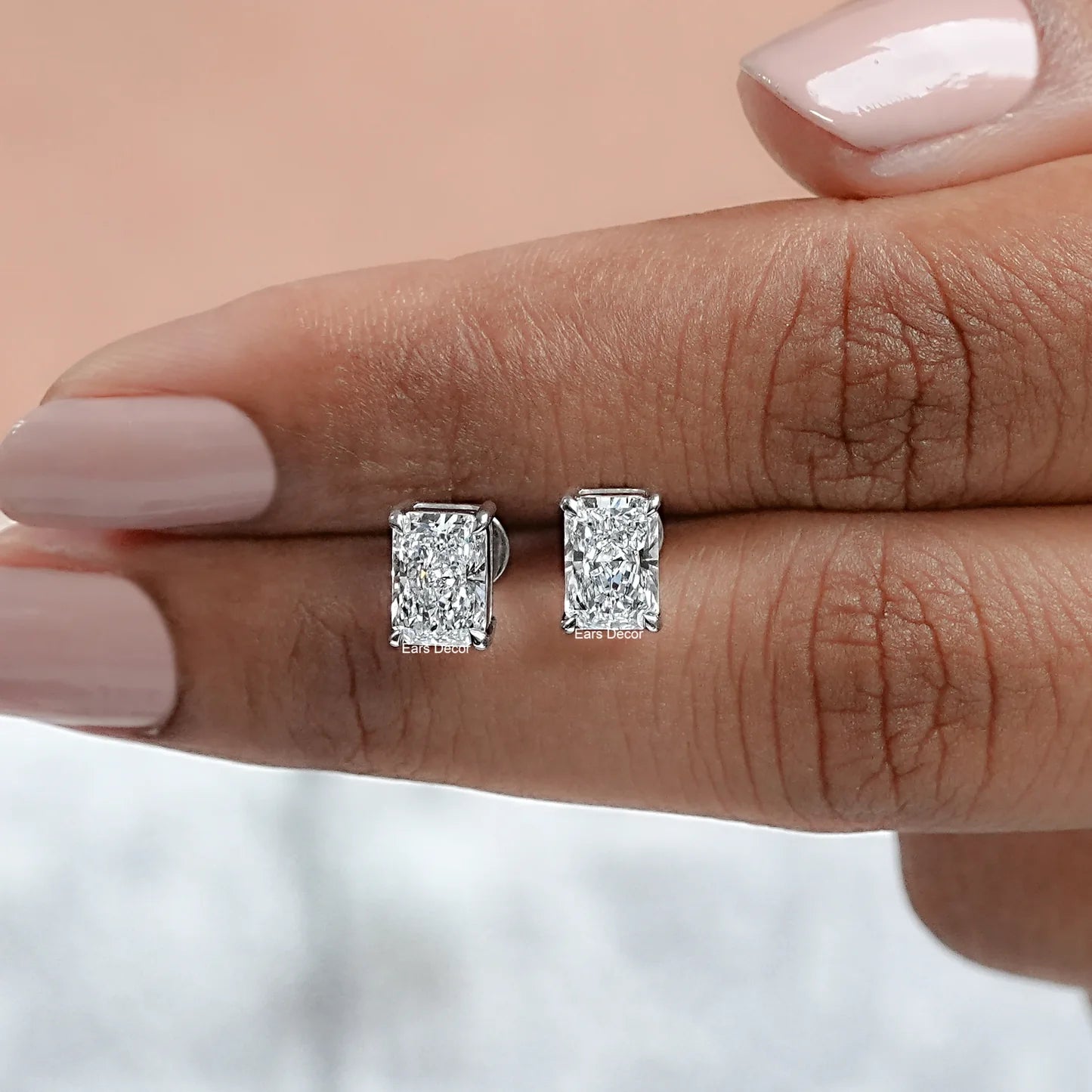 𝑅𝑎𝑑𝑖𝑎𝑛𝑡 𝐶𝑢𝑡