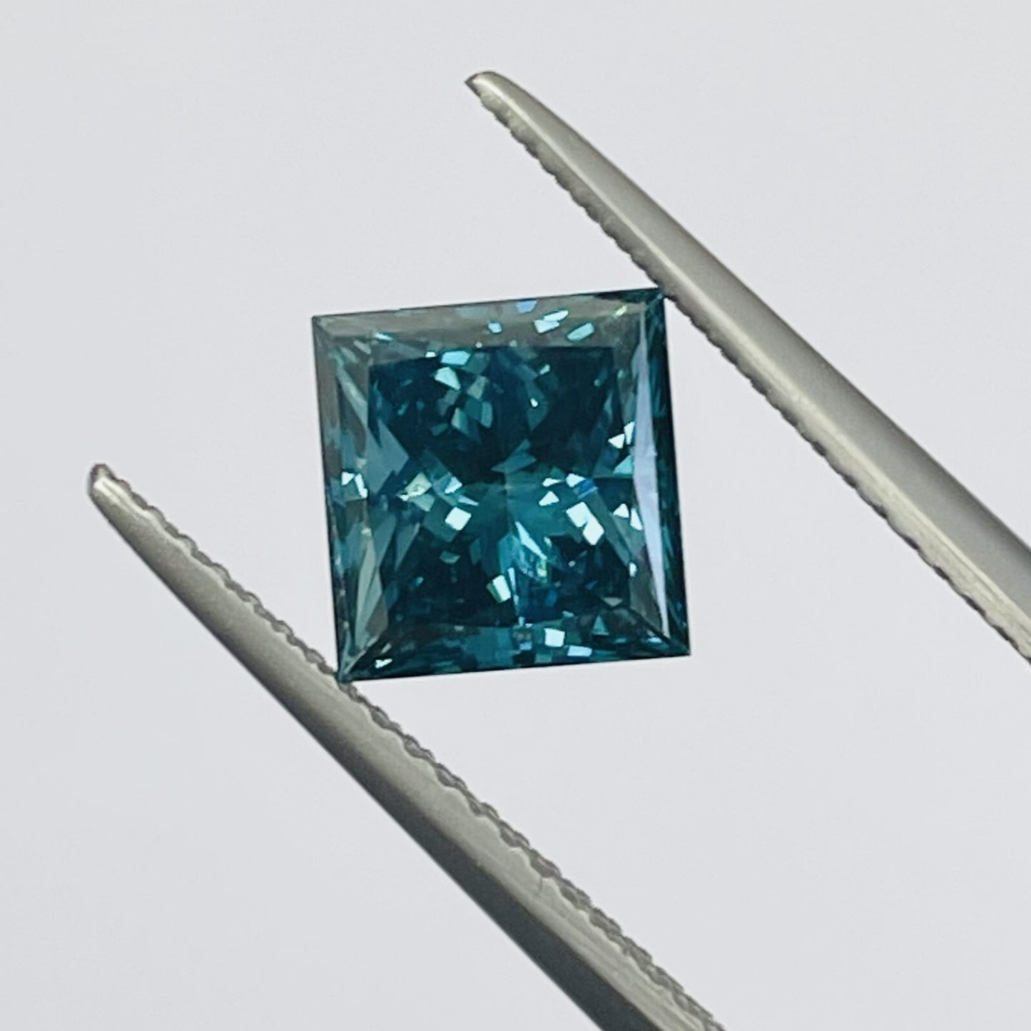 𝐵𝑙𝑢𝑒 𝐷𝑖𝑎𝑚𝑜𝑛𝑑𝑠