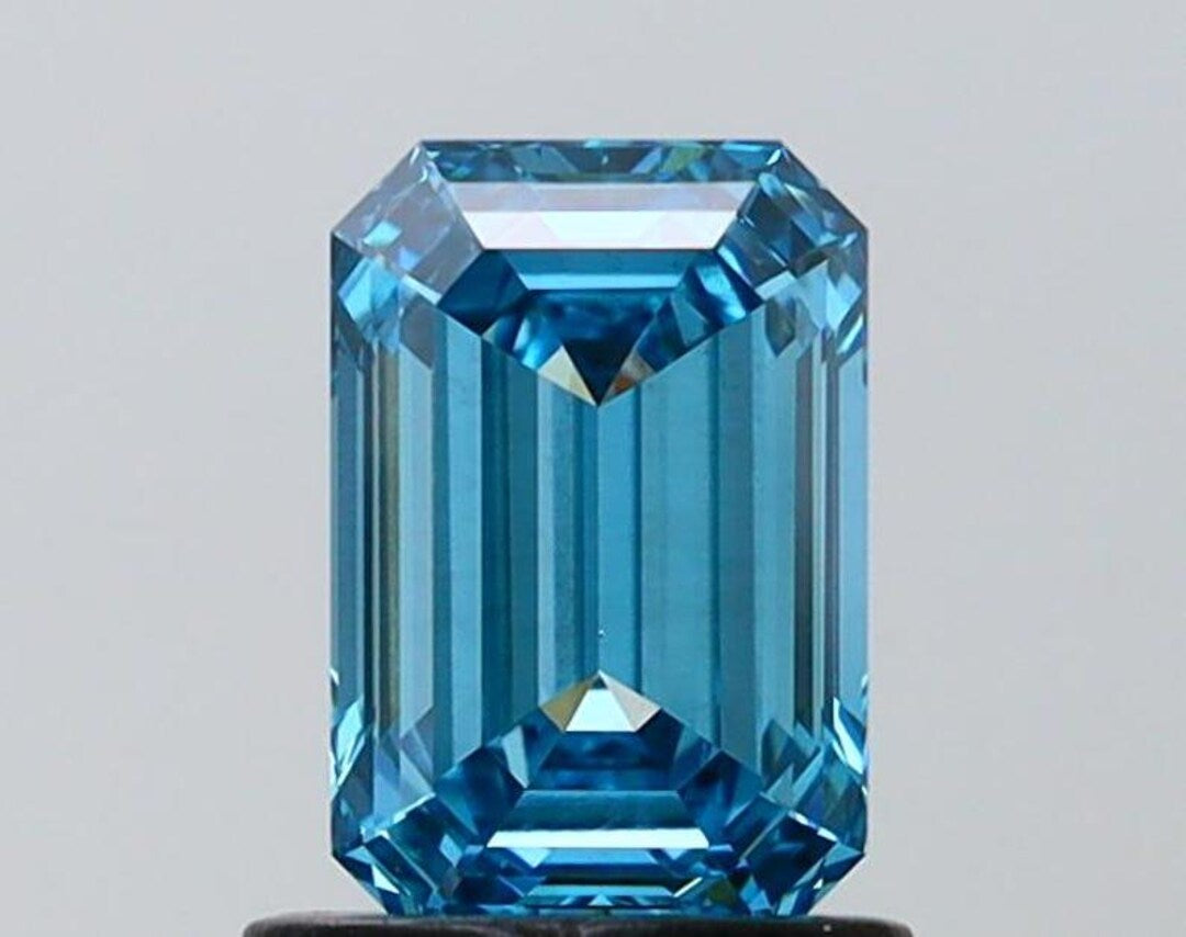 𝐵𝑙𝑢𝑒 𝐷𝑖𝑎𝑚𝑜𝑛𝑑𝑠