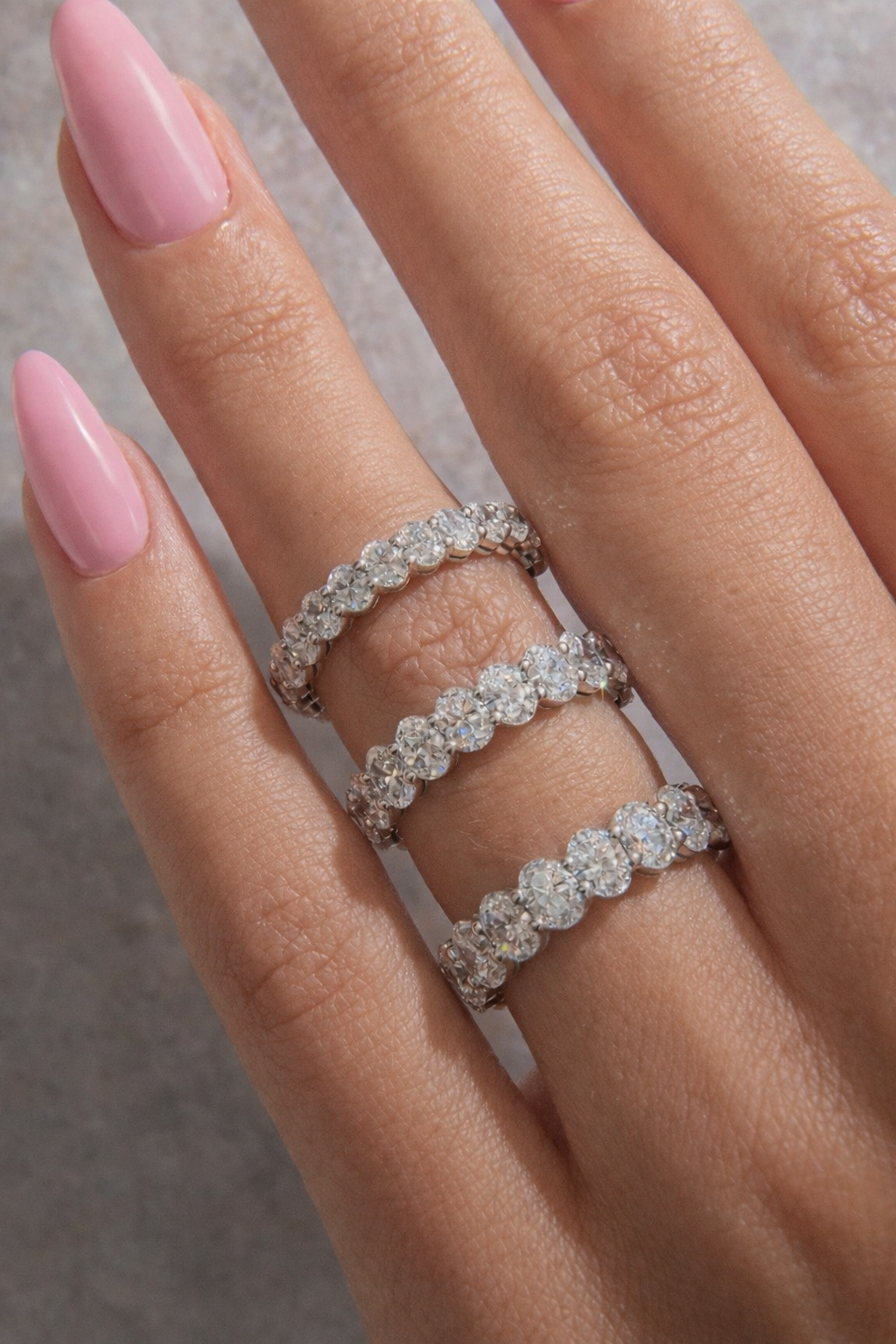 𝐸𝑡𝑒𝑟𝑛𝑖𝑡𝑦 𝑅𝑖𝑛𝑔 – 𝑂𝑣𝑎𝑙 𝐶𝑢𝑡 𝐷𝑖𝑎𝑚𝑜𝑛𝑑𝑠