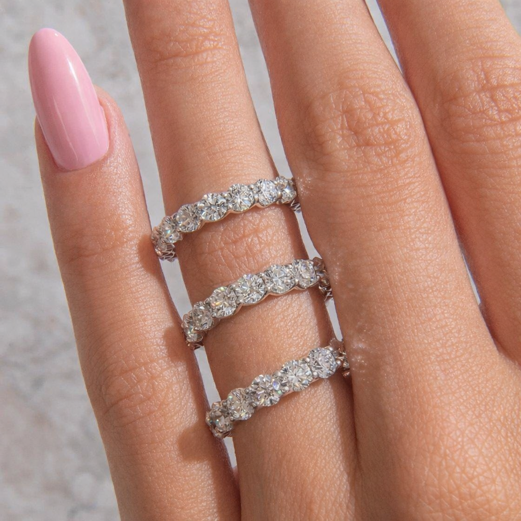 𝐸𝑡𝑒𝑟𝑛𝑖𝑡𝑦 𝑅𝑖𝑛𝑔 – 𝑅𝑜𝑢𝑛𝑑 𝐵𝑟𝑖𝑙𝑙𝑖𝑎𝑛𝑡 𝐷𝑖𝑎𝑚𝑜𝑛𝑑𝑠