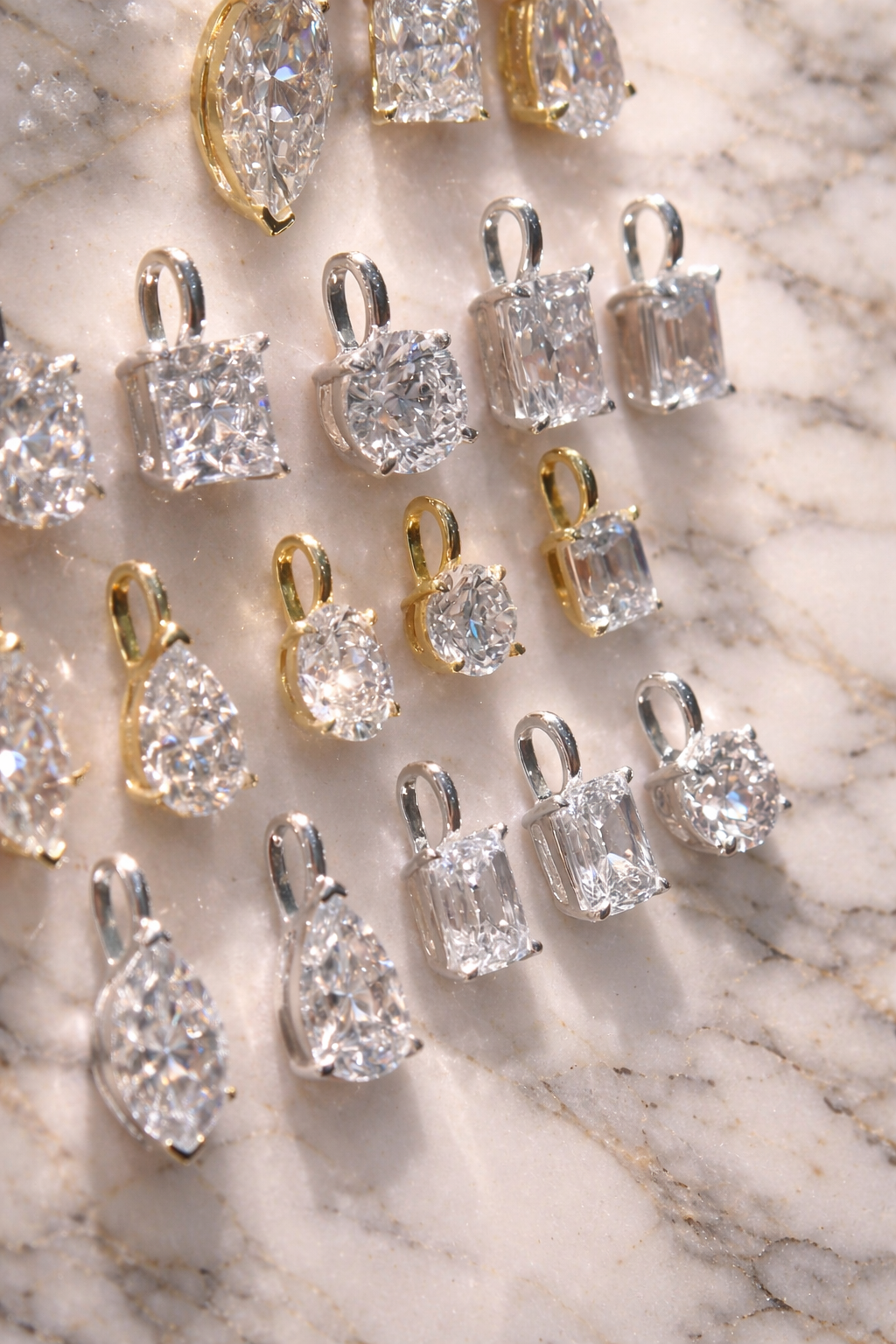 𝐷𝑖𝑎𝑚𝑜𝑛𝑑 𝑃𝑒𝑛𝑑𝑎𝑛𝑡 - 𝑇𝑟𝑎𝑑𝑖𝑡𝑖𝑜𝑛𝑎𝑙