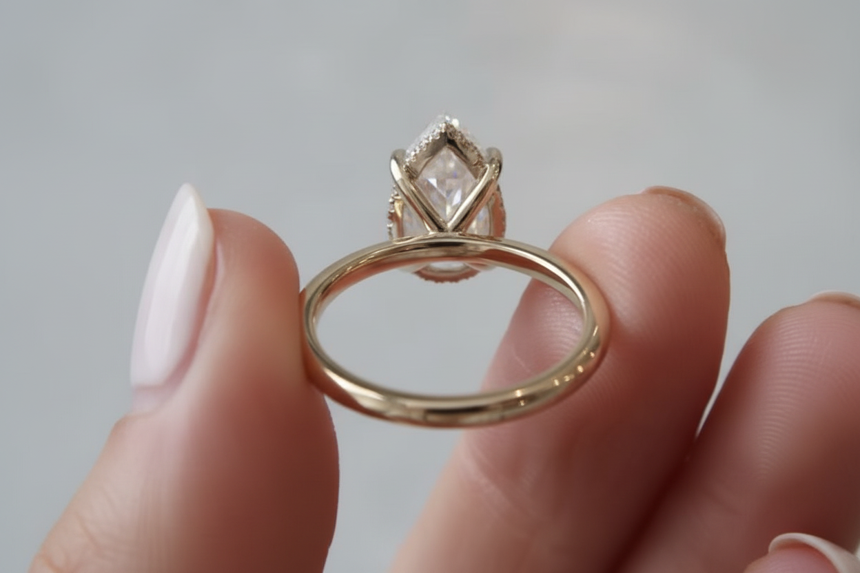 Ring with long nails - regenerated